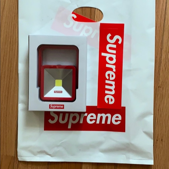 supreme kickstand light